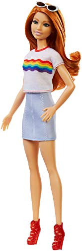 Barbie Fashionistas Puppe im Regenbogen T-Shirt Barbie Fashionistas Puppe im Regenbogen T-Shirt von Barbie