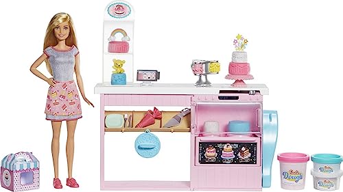 Barbie GFP59 - Tortenbäckerei-Spielset mit Blonder Puppe, Kücheninsel mit Ofen, Knete und Spielzeug zum Dekorieren für Kinder von 4 bis 7 Jahren von Barbie