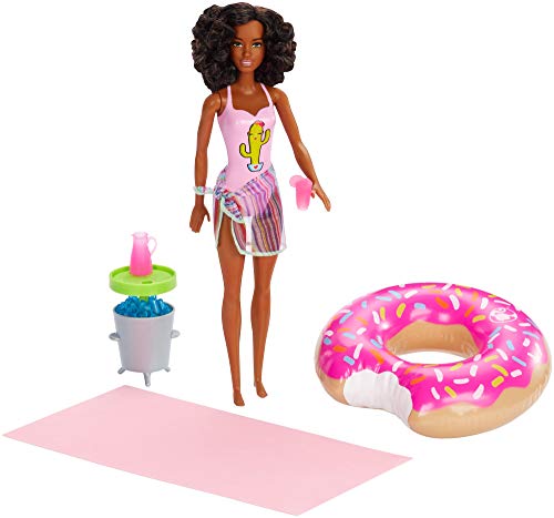 Barbie GHT21 - Puppe (AA) und Spielset mit Donut-Schwimmring, Tisch und mehr von Barbie