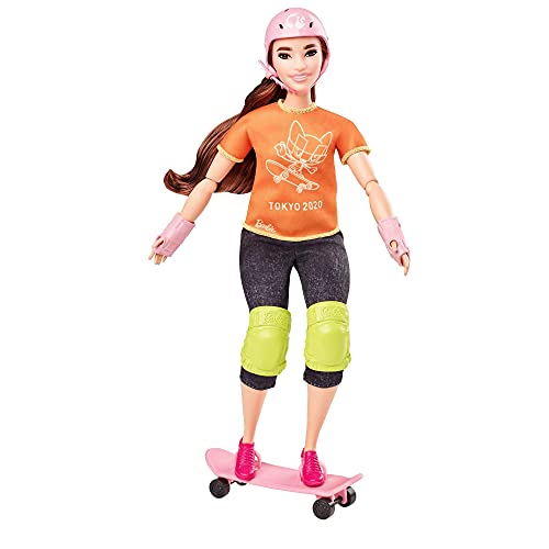 Barbie GJ78 - Olympische Sommerspiele Tokyo 2020 Skateboarderin Puppe mit Outfit, Tokyo 2020-Jacke, Medaille, Skateboard, Handgelenk- und Knieschonern,Spielzeug für Kinder ab 3 Jahren von Barbie