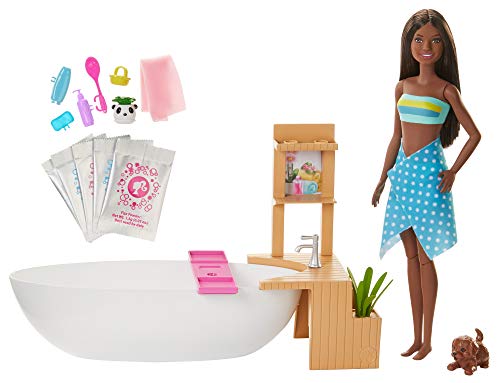 Barbie GJN33 - Wellnesstag Puppe (brünett) und Spielset, mit Badewanne, Hündchen und weiteren Zuebhörteilen, Spielzeug ab 3 Jahren von Barbie