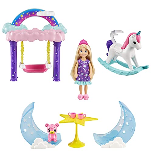Barbie GTF50 - Dreamtopia Chelsea Feen-Baumhaus-Spielset mit Puppe, Puppenhaus, Geschenk für Kinder von 3 bis 7 Jahren Barbie GTF50 - Dreamtopia Chelsea Feen-Baumhaus-Spielset mit Puppe, Puppenhaus, Geschenk für Kinder von 3 bis 7 Jahren von Barbie