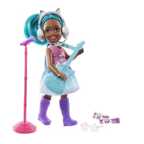 Barbie GTN89 - Chelsea-Karrierepuppe, Pop-Star, mit berufsbezogenem Outfit und zugehörigem Zubehör Barbie GTN89 - Chelsea-Karrierepuppe, Pop-Star, mit berufsbezogenem Outfit und zugehörigem Zubehör von Barbie