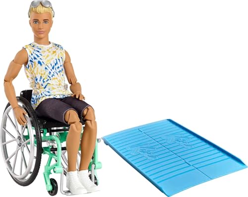 Barbie GWX93 - Ken Puppe mit Rollstuhl und Rampe, bekleidet mit einem Batik-Shirt, schwarzen Shorts, weißen Sneakern und Sonnenbrille, Spielzeug für Kinder von 3 bis 8 Jahren von Barbie