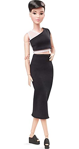 Barbie GXB29 - Signature Looks Puppe: Petite (Kurze Schwarze Haare), ab 6 Jahren von Barbie