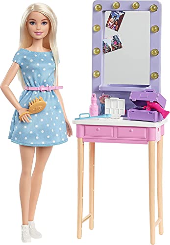 Barbie GYG39 - „Bühne Frei für große Träume“ Malibu Puppe (ca. 30 cm groß) mit Backstage-Schminktisch-Spielset und Zubehörteilen, Geschenk für Kinder von 3 bis 7 Jahren von Barbie