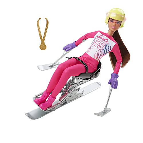 Barbie HCN33 - Wintersport Paraskifahrerin-Puppe, brünett (30 cm) mit Hemd, Hose, Helm, Handschuhen, Krückenski, Sitzski & Trophäe, tolles Spielzeug Geschenk für Kinder ab 3 Jahren von Barbie