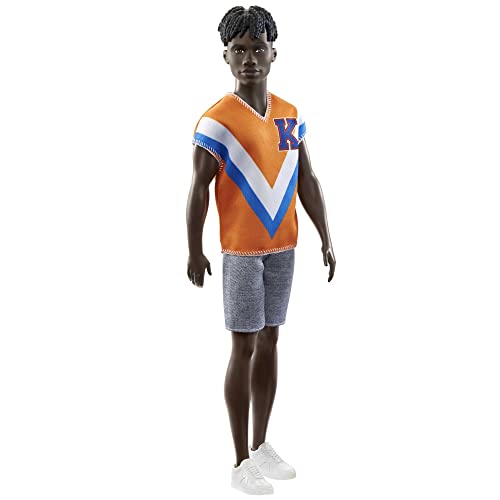 Barbie Fashionistas Puppe, Ken-Puppe mit schwarzem Haar, sportliches orangefarbenes, blaues & weißes Hemd, Denim-Shorts, weiße Schuhe, inkl. Ken Puppe, Geschenk für Kinder ab 3 Jahren,HJT08 Barbie Fashionistas Puppe, Ken-Puppe mit schwarzem Haar, sportliches orangefarbenes, blaues & weißes Hemd, Denim-Shorts, weiße Schuhe, inkl. Ken Puppe, Geschenk für Kinder ab 3 Jahren,HJT08 von Barbie