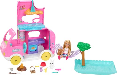 BARBIE Chelsea 2-in-1-Camper - Spielzeugfahrzeug mit Pool, Hängematte und Essbereich, für fantasievolles Spielen und Geschichtenerzählen, ab 3 Jahren, HNH90 von Barbie