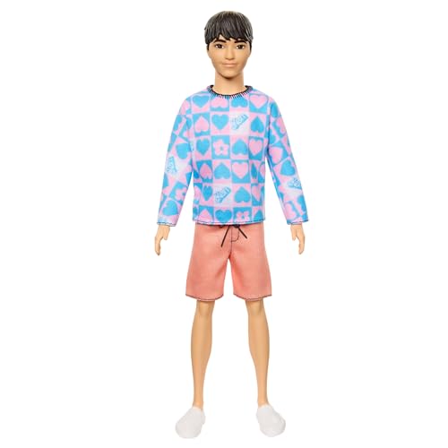Barbie Fashionistas Ken-Puppe Nr. 219 mit schlankem Körper und abnehmbarem gemusterten Langarmhemd in rosa und blau sowie rosa Shorts, HRH24 von Barbie