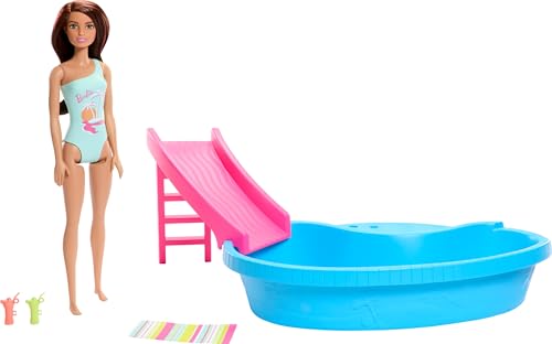 Barbie Puppe und Pool Spielset Brunette in Seafoam Blue Einteiliger Badeanzug mit Pool, Rutsche, Handtuch und Getränkezubehör, HRJ75, Mehrfarbig von Barbie