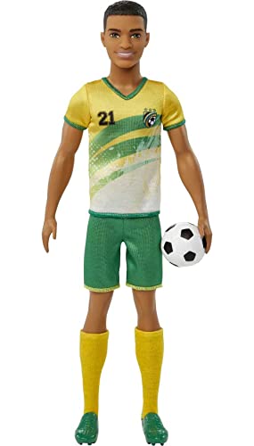 Barbie Soccer Ken-Puppe mit kurzem kurzem Haar, Bunte Uniform, Stollen und hohen Socken, Fußball von Barbie