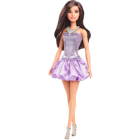 MATTEL HYT92 Barbie Fashionista Puppe im Paillettenkleid mit Satinrock MATTEL HYT92 Barbie Fashionista Puppe im Paillettenkleid mit Satinrock von Barbie