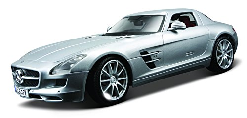 Maisto Mercedes SLS AMG, Modellauto mit Federung, Maßstab 1:18, Türen und Motorhaube beweglich, Fertigmodell, lenkbar, 24 cm, silber (536196S) von Bauer Spielwaren