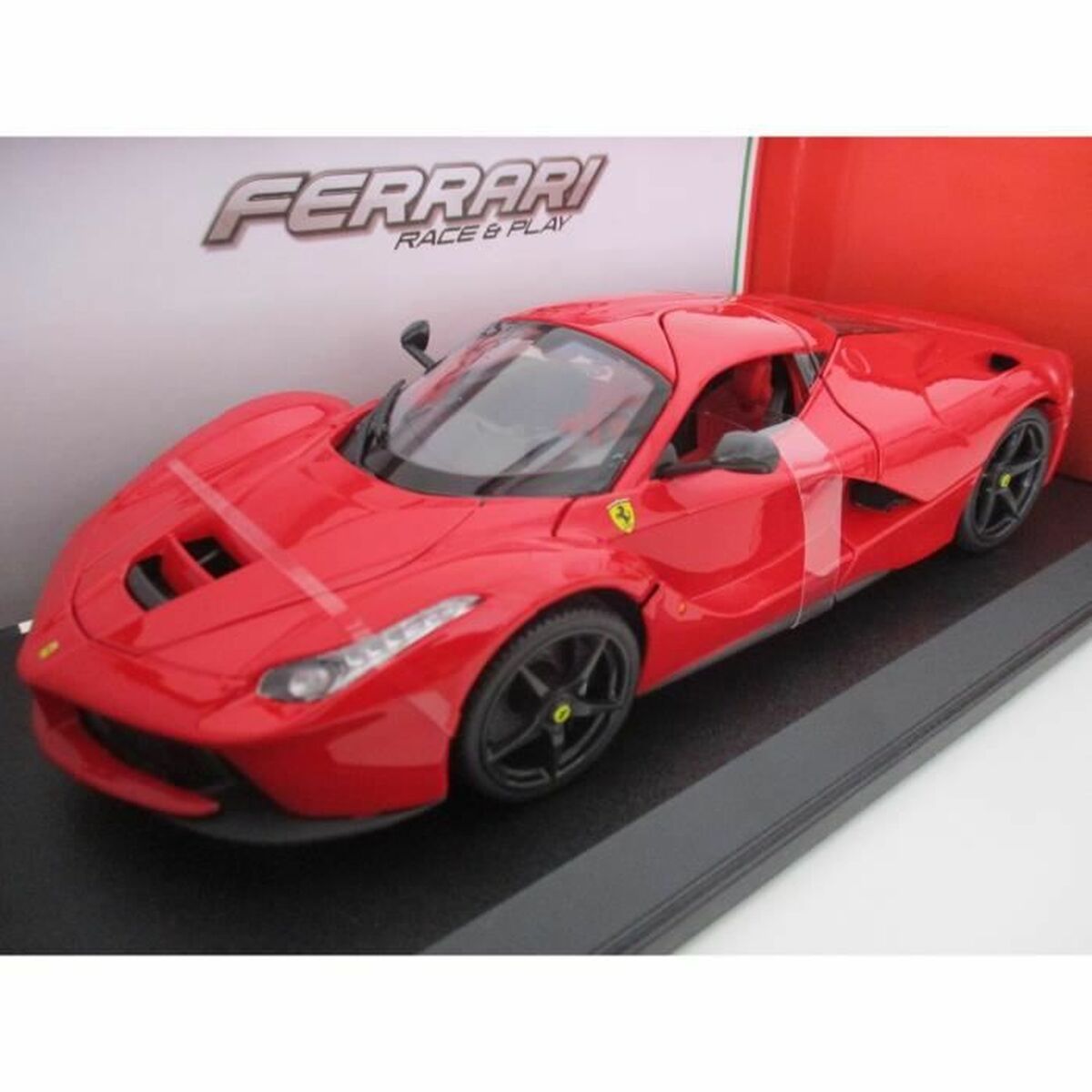 Auto Bburago Ferrari 1:18 Auto Bburago Ferrari 1:18 von Bburago