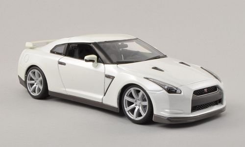 Nissan GT-R (R35), met.-weiss , 2009, Modellauto, Fertigmodell, Bburago 1:18 von Bburago