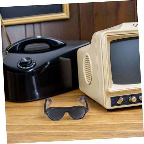 Beaupretty 200 Mini Sonnenbrillen Schwarz Kleine Kunststoffbrillen für Puppenhaus Basteln Cosplay Party Accessoires Spielzeugbrillen für Verkleiden und Kreatives Spiel Beaupretty 200 Mini Sonnenbrillen Schwarz Kleine Kunststoffbrillen für Puppenhaus Basteln Cosplay Party Accessoires Spielzeugbrillen für Verkleiden und Kreatives Spiel von Beaupretty