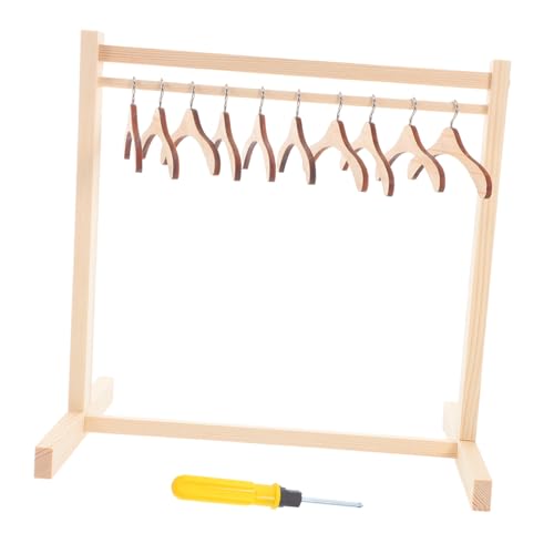 Beaupretty Holz Puppenbekleidungsständer mit Holzbügeln Stabiles Tragbares Puppenkleiderregal für Puppenhaus zum Organisieren und Präsentieren von Puppenkleidern Schraubenzieher und Bügel Beaupretty Holz Puppenbekleidungsständer mit Holzbügeln Stabiles Tragbares Puppenkleiderregal für Puppenhaus zum Organisieren und Präsentieren von Puppenkleidern Schraubenzieher und Bügel von Beaupretty