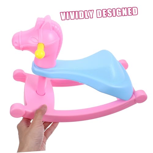 Beaupretty Mini Schaukelpferd aus Kunststoff Langlebiges Puppenhaus Zubehör Kindgerechtes Ornament für Kreatives Rollenspiel Dekoratives Mini Möbelstück für Kinderzimmer Beaupretty Mini Schaukelpferd aus Kunststoff Langlebiges Puppenhaus Zubehör Kindgerechtes Ornament für Kreatives Rollenspiel Dekoratives Mini Möbelstück für Kinderzimmer von Beaupretty