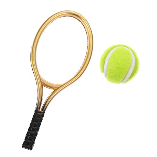 Beaupretty Mini Tennis Miniatur Tennisschläger mit Ball Miniatur Dollhouse Zubehör Mini Haus Dekoration für Puppenhaus Szenen und Sammlerstücke Beaupretty Mini Tennis Miniatur Tennisschläger mit Ball Miniatur Dollhouse Zubehör Mini Haus Dekoration für Puppenhaus Szenen und Sammlerstücke von Beaupretty