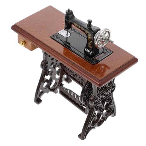 Beaupretty Miniatur Nähmaschine aus Vintage Design Verarbeitung Leicht Geeignet als DIY Puppenhaus Möbel Dekoratives Zubehör für Puppenhaus und Mikro Szenen Beaupretty Miniatur Nähmaschine aus Vintage Design Verarbeitung Leicht Geeignet als DIY Puppenhaus Möbel Dekoratives Zubehör für Puppenhaus und Mikro Szenen von Beaupretty