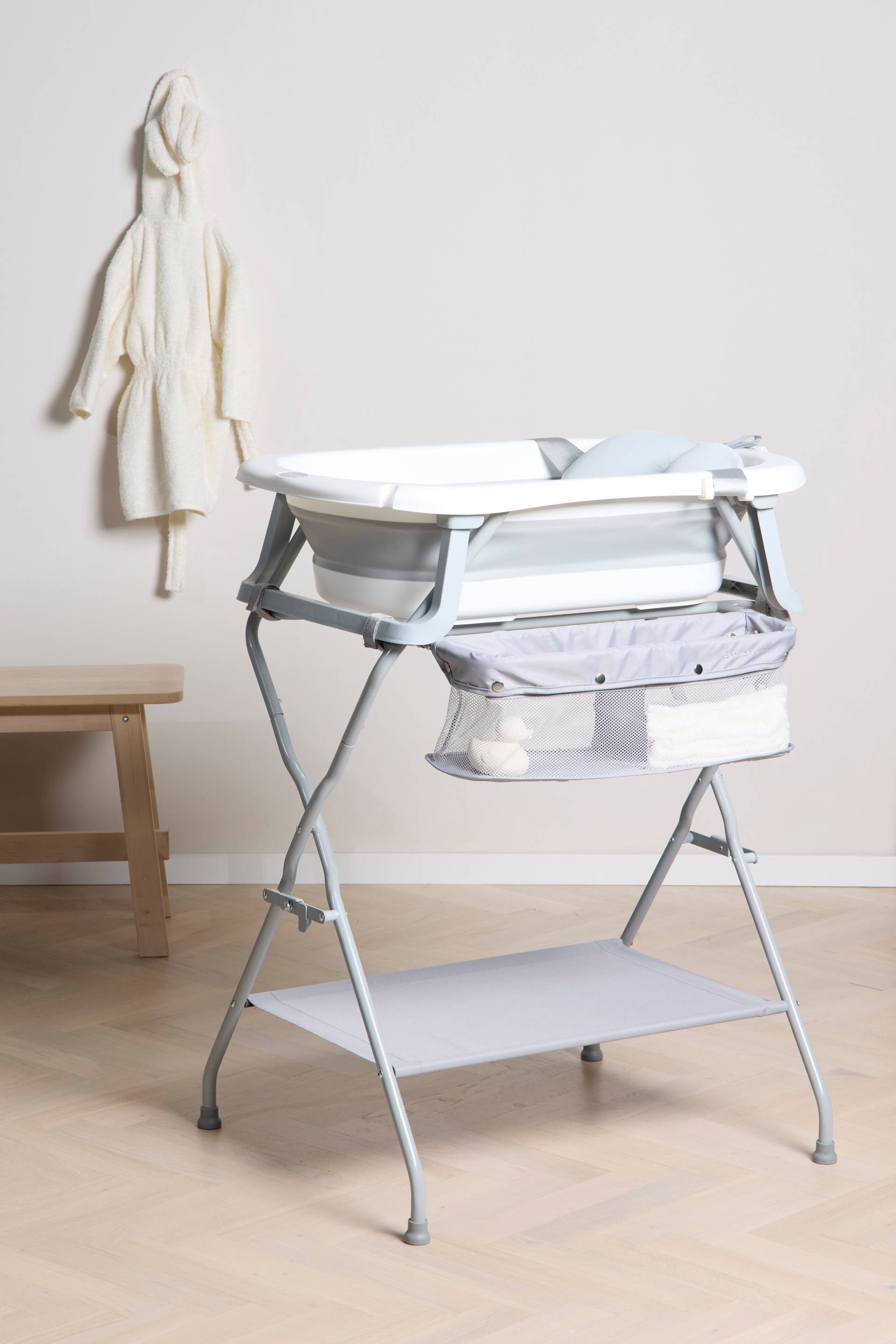 Beemoo CARE Assist Badewanne inkl. Badestütze und Badestativ, White/Grey Beemoo CARE Assist Badewanne inkl. Badestütze und Badestativ, White/Grey von Beemoo
