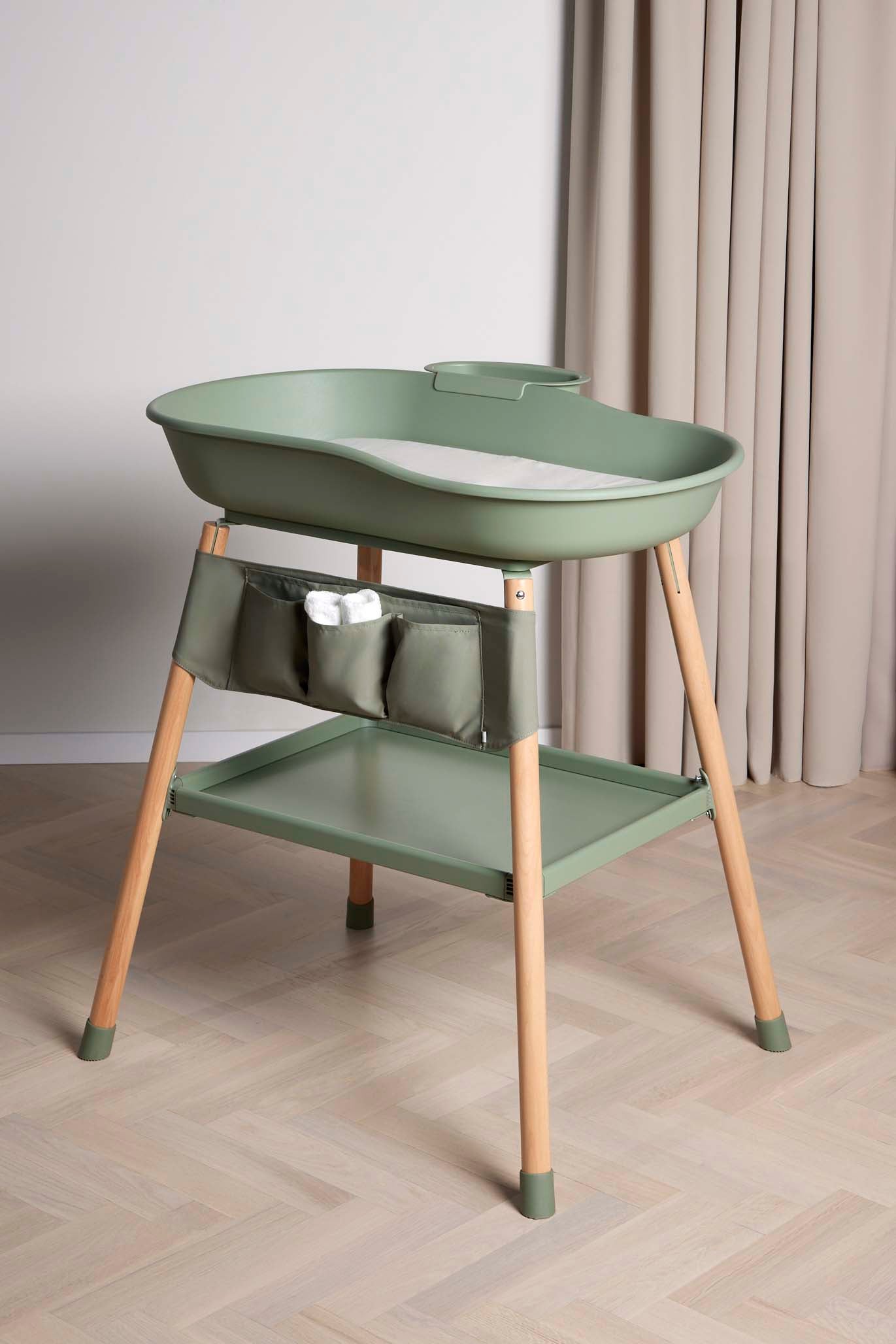 Beemoo CARE Ease Wickeltisch, Basil Green von Beemoo