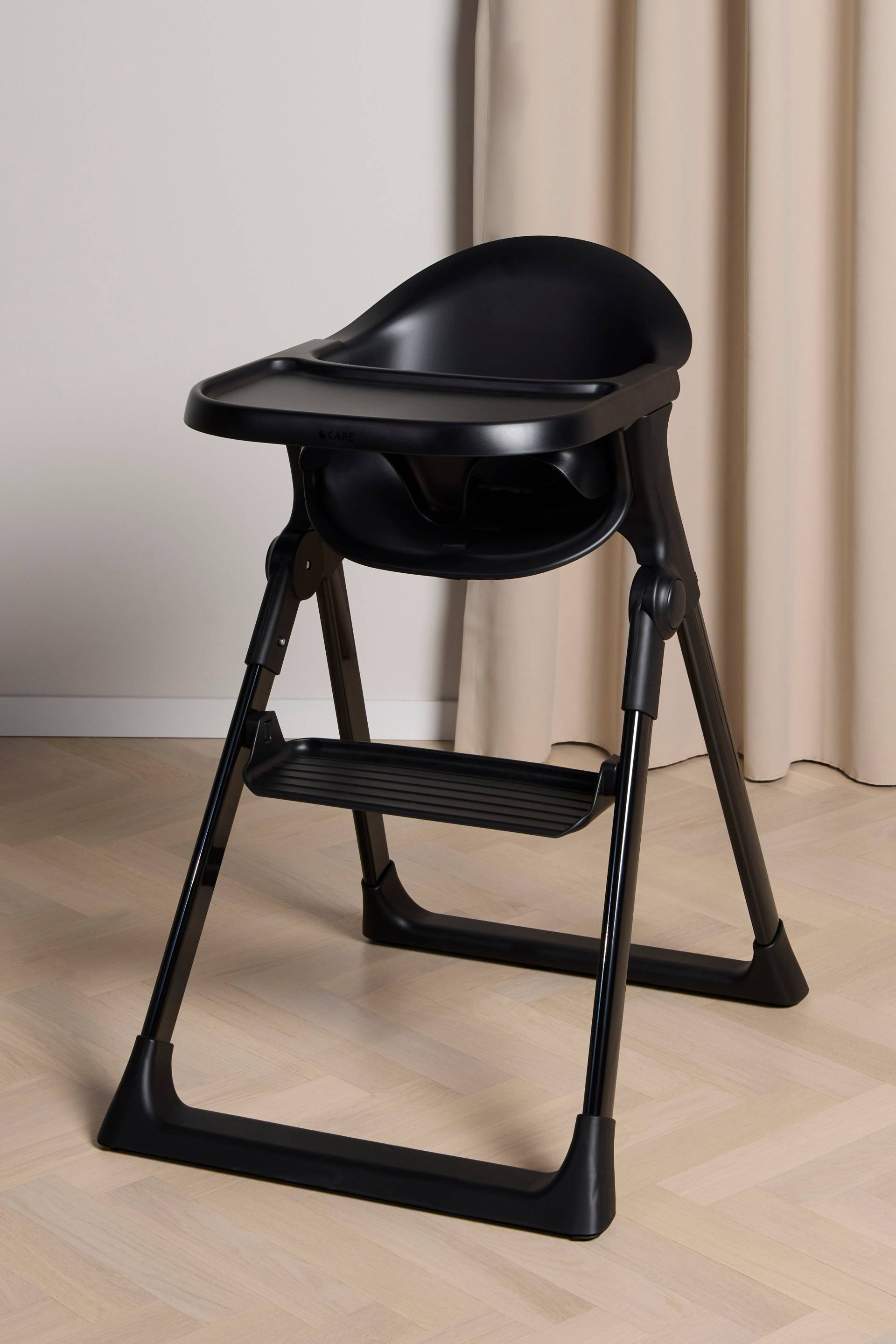 Beemoo CARE Harmony Hochstuhl, All Black von Beemoo