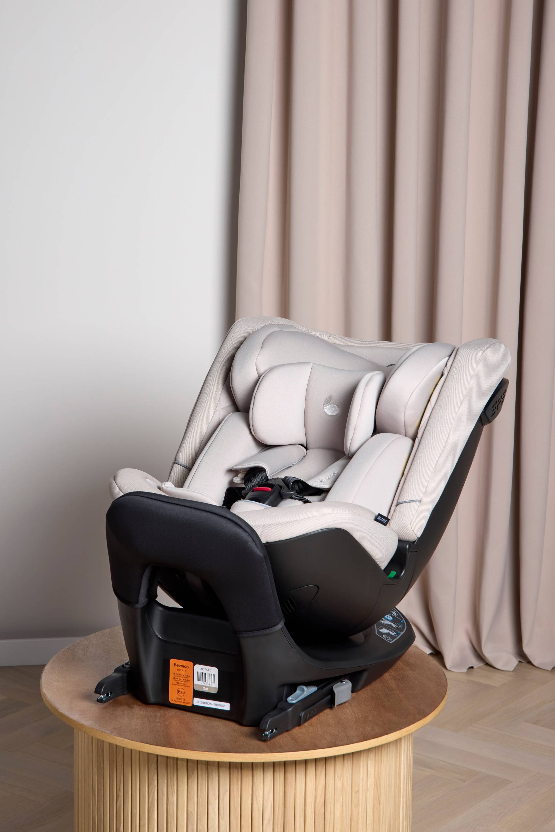 Beemoo Rotate i-Size Kindersitz, Oat Beemoo Rotate i-Size Kindersitz, Oat von Beemoo