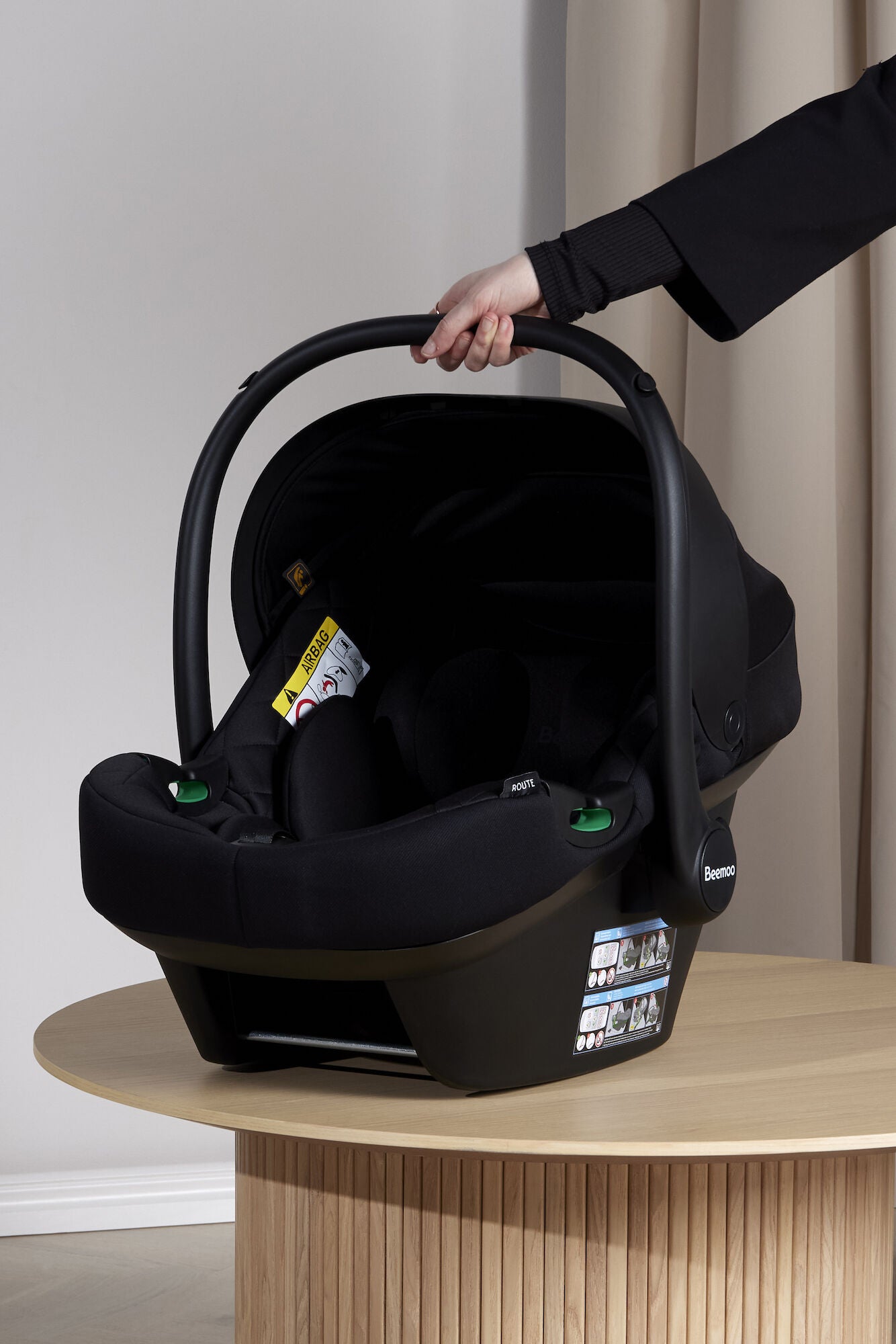 Beemoo Route i-Size Babyschale, Black Stone Beemoo Route i-Size Babyschale, Black Stone von Beemoo