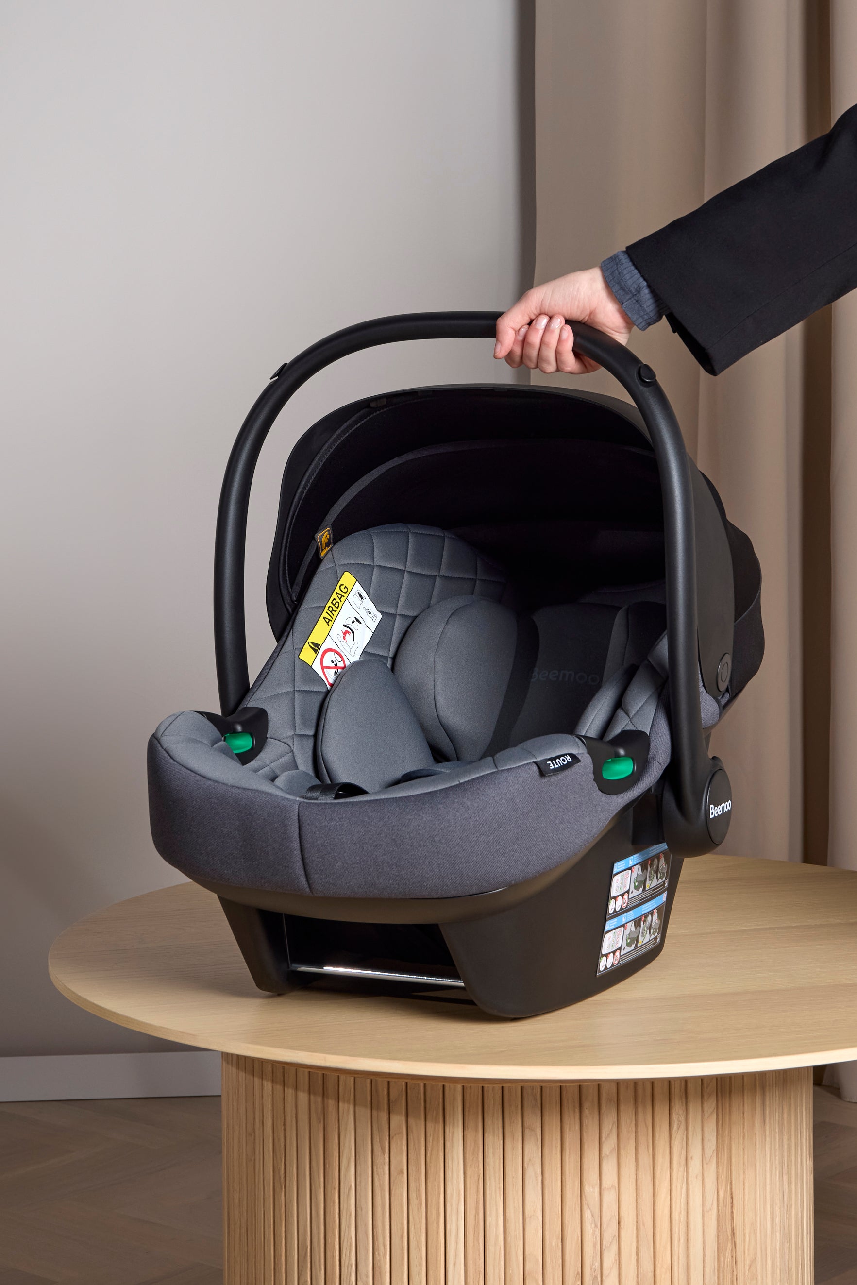 Beemoo Route i-Size Babyschale, Mineral Grey von Beemoo