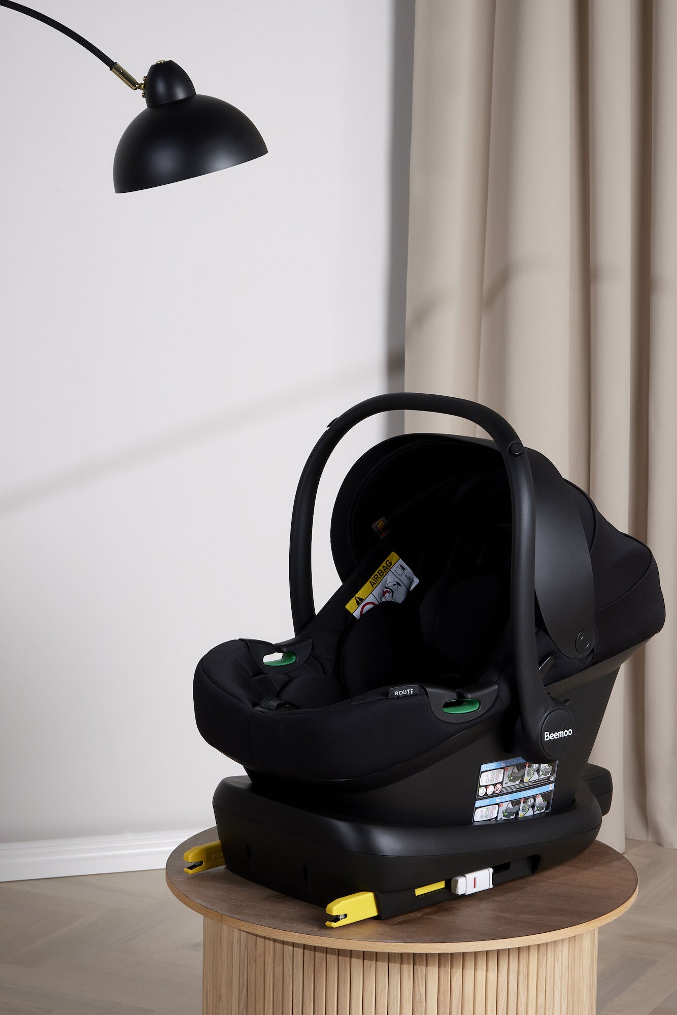 Beemoo Route i-Size Babyschale inkl. ISOFIX-Basis, Black Stone von Beemoo
