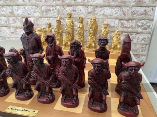 Berkeley Chess Lord of The Rings Set with 5 inch King - Cream and Red von Berkeley Chess
