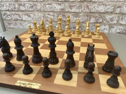 Berkeley Chess Ornate Staunton Set with 4.25 inch King - Cream and Brown von Berkeley Chess