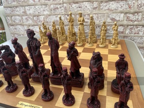 Berkeley Chess Sherlock Holmes Set with 6 inch King - Cream and Red von Berkeley Chess