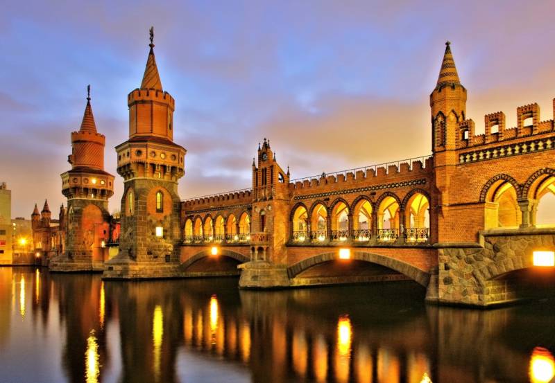 Bluebird Puzzle Oberbaumbrücke, Berlin, Deutschland 1000 Teile Puzzle Bluebird-Puzzle-F-91108 Bluebird Puzzle Oberbaumbrücke, Berlin, Deutschland 1000 Teile Puzzle Bluebird-Puzzle-F-91108 von Bluebird Puzzle