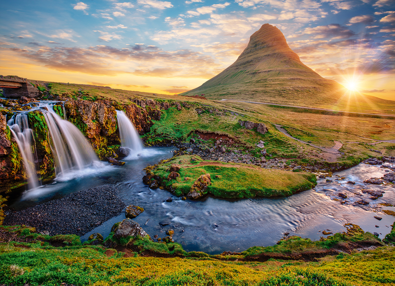 Bluebird Puzzle Wasserfall in Island, Kirkjufellsfoss 2000 Teile Puzzle Bluebird-Puzzle-F-90040 von Bluebird Puzzle