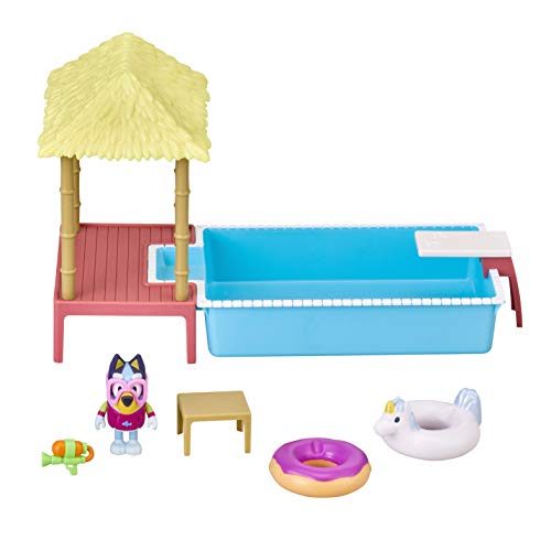 Bluey Pool-Spielset mit Bluey-Figur, Schwimmring und weiterem Poolparty-Zubehör - offizieller Bluey-Sammelartikel von Bluey