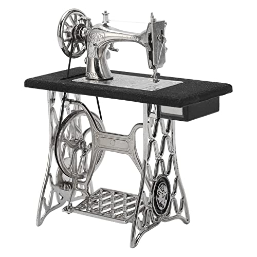 Retro Sewing Machine Ornament, Exquisitely Crafted Alloy Model, Outstanding for Dollhouse and Home Decor, Unique DIY Miniature Hand Sewing Machine von Bognajin