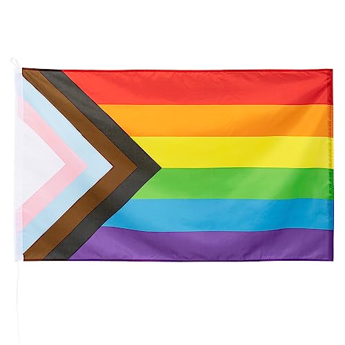 Boland 44661 - LGBTQ Flagge Progress, 90 x 150 cm, Pride, Regenbogen, CSD, Hängedeko, Partydeko für Karneval und Mottoparty Boland 44661 - LGBTQ Flagge Progress, 90 x 150 cm, Pride, Regenbogen, CSD, Hängedeko, Partydeko für Karneval und Mottoparty von Boland