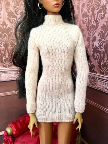 BQ‑Cozy – Cremefarbenes Strickkleid mit Rollkragen für Modepuppen 32 cm BQ‑Cozy – Cremefarbenes Strickkleid mit Rollkragen für Modepuppen 32 cm von Bouutique