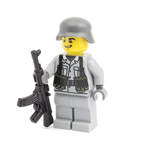 Deutscher Soldat | Ausgerüstet mit BrickArms StG44 und Helm | Bedruckte Custom Figur von BricksStuff