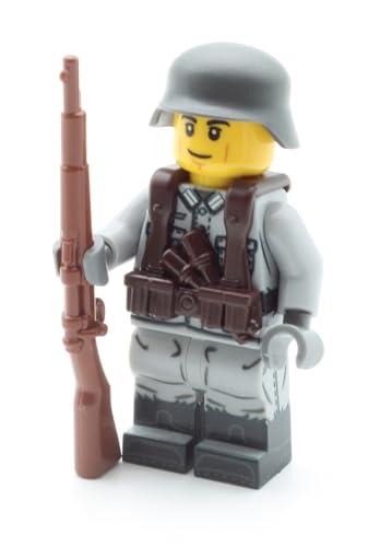 Deutscher Soldat | Ausgerüstet mit BrickArms Weste, Kar98 und Helm | Bedruckte Custom Figur von BricksStuff