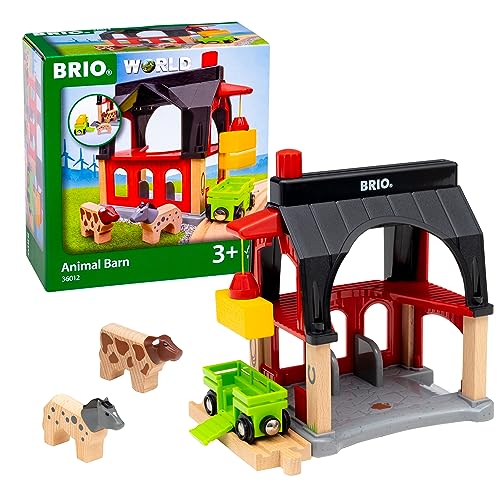 BRIO 36012 - Tierscheune mit Heuwaggon - Zubehör zum Zugset für Kinder ab 3 Jahren von BRIO