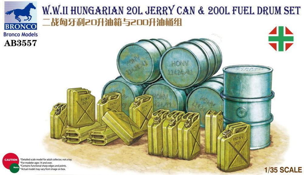 WWII Hungarian 20L Jerry Can & 200L Fuel Drum WWII Hungarian 20L Jerry Can & 200L Fuel Drum von Bronco Models