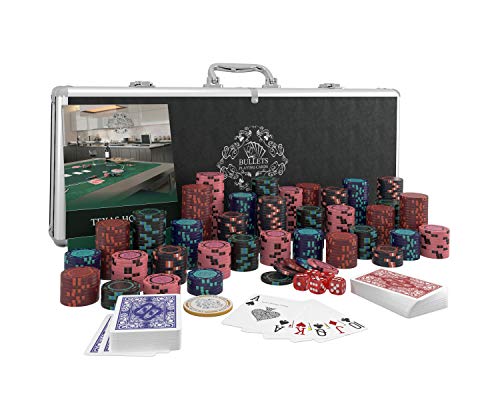 Bullets Playing Cards - Pokerkoffer Corrado - Pokersetmit 500 Clay Pokerchips ohne Werte -inkl. Keramik Dealerbutton, Doppelpack Pokerkarten von Bullets Playing Cards