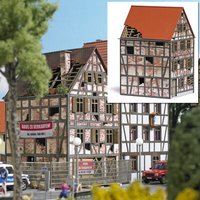 BUSCH 1668 H0 Verfallenes Stadthaus BUSCH 1668 H0 Verfallenes Stadthaus von Busch