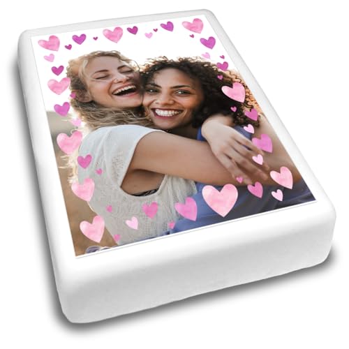 Cakeshop Portrait Personalisierte Essbare Tortendekoration Mit Rosa Herzen & Text | Benutzerdefiniertes Bild & Text | Für Geburtstage & Feiern | Mehrere Formen & Größen | Zuckerguss & Oblatenpapier von CAKESHOP edible cake toppers EST. 2012