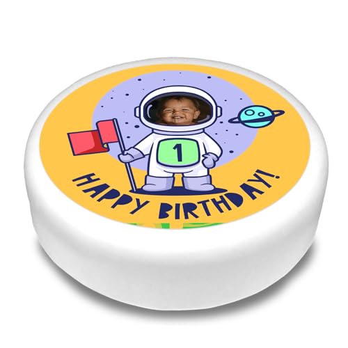 Cakeshop Runde Personalisierte Essbare Tortendekoration Weltraum Astronaut | Benutzerdefiniertes Bild & Text | Für Geburtstage & Feiern | Mehrere Formen & Größen | Zuckerguss & Oblatenpapier Optionen Cakeshop Runde Personalisierte Essbare Tortendekoration Weltraum Astronaut | Benutzerdefiniertes Bild & Text | Für Geburtstage & Feiern | Mehrere Formen & Größen | Zuckerguss & Oblatenpapier Optionen von CAKESHOP edible cake toppers EST. 2012