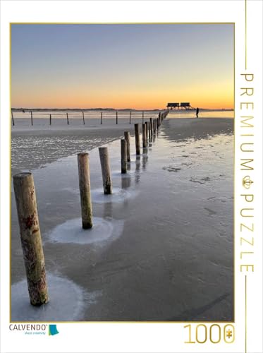 CALVENDO Puzzle Runde Eisformationen umsäumen eine Pfahlreihe am Ordinger Strand | 1000 Teile Lege-Größe 48 x 64 cm Foto-Puzzle für glückliche Stunden von CALVENDO